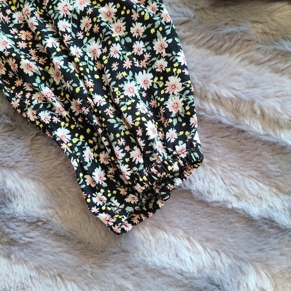 NEW Elodie Floral Crop Top - Picture 6 of 9